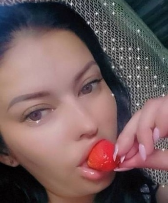 В моих объятиях ты найдешь искреннюю страсть и невероятное удовольствие. Оказываю широкий спектр услуг: от классического секса до ролевых игр и эротического массажа. Обладательница утонченной фигуры и прекрасного лица, на фото можешь увидеть настоящую красотку 😉 Мои клиенты всегда остаются довольны и хотят вернуться ко мне снова и снова. Открыта для экспериментов и новых впечатлений. Жду тебя, чтобы сделать твои фантазии реальностью! Аничка